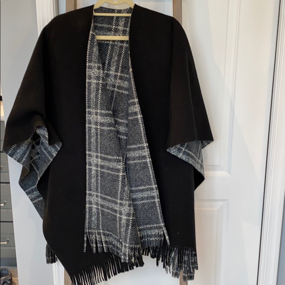 Reversible Cape - image 1